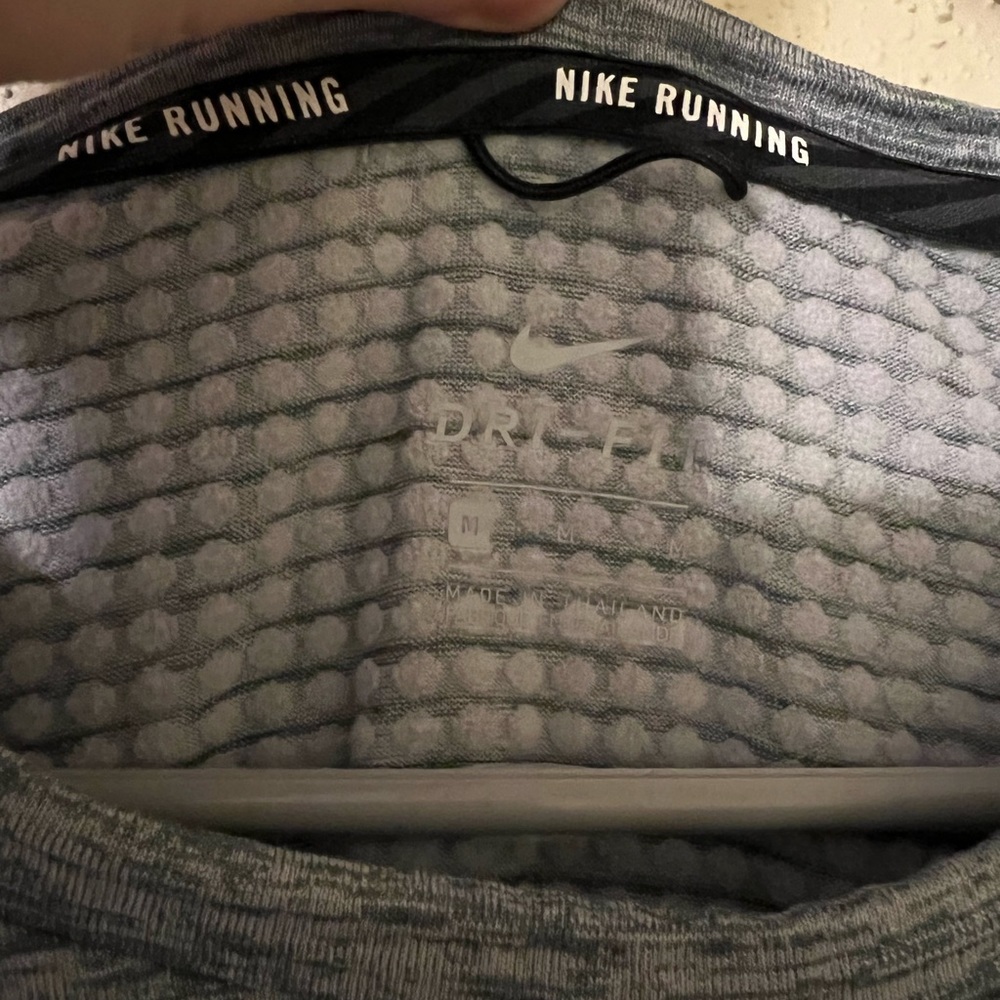Nike dri fit long sleeve - Picture 4 of 5